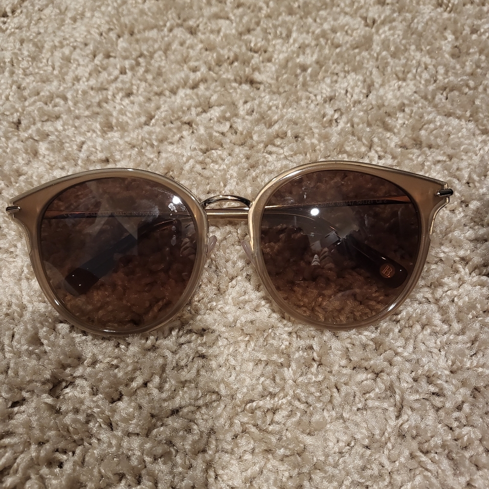 Balmain Paris woman sunglasse